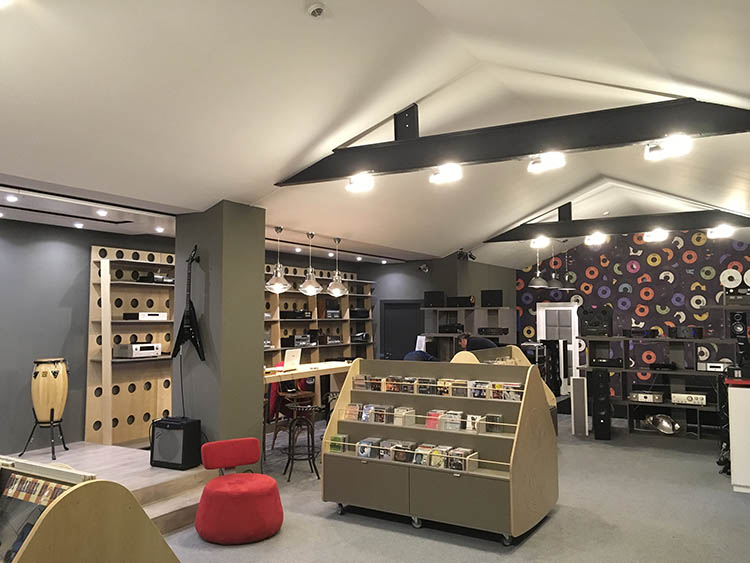 preview interior hi-fi shop