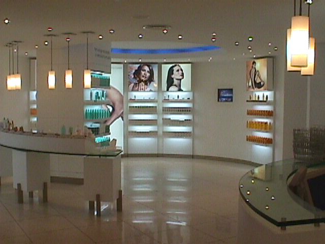 preview interior showroom loreal