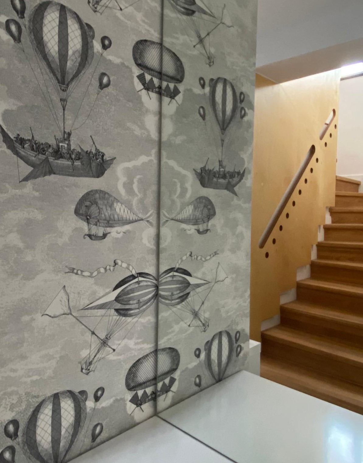 preview interior showroom loreal